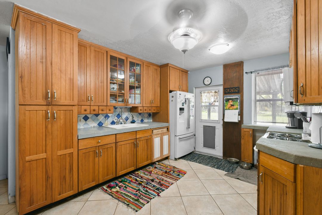 На продажу: $2,895,000 (23 спален, 20 ванн, 13293 Квадратных фут)