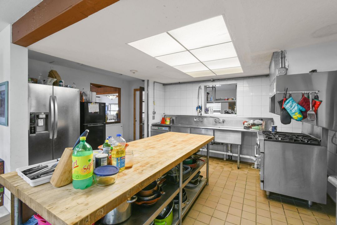 На продажу: $2,895,000 (23 спален, 20 ванн, 13293 Квадратных фут)