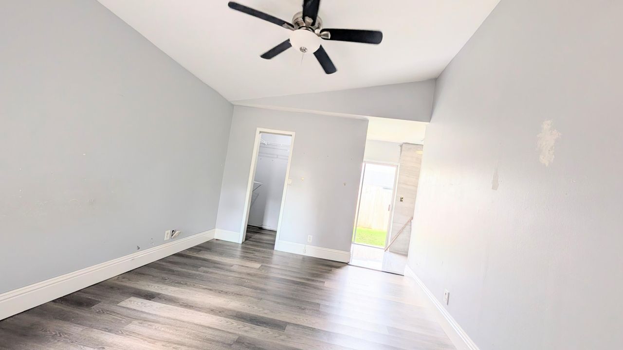Active With Contract: $360,000 (3 beds, 2 baths, 1370 Square Feet)