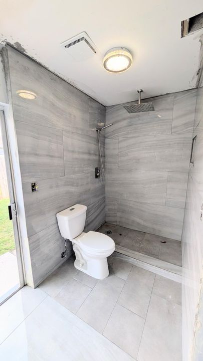 Active With Contract: $360,000 (3 beds, 2 baths, 1370 Square Feet)