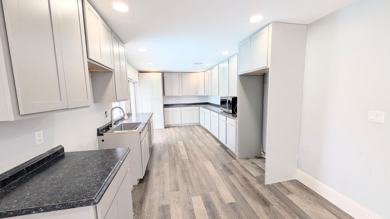 Active With Contract: $360,000 (3 beds, 2 baths, 1370 Square Feet)