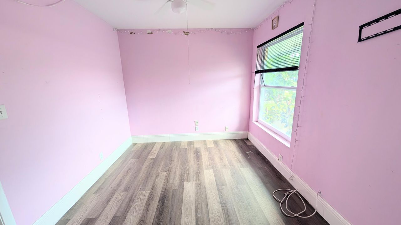 Active With Contract: $360,000 (3 beds, 2 baths, 1370 Square Feet)