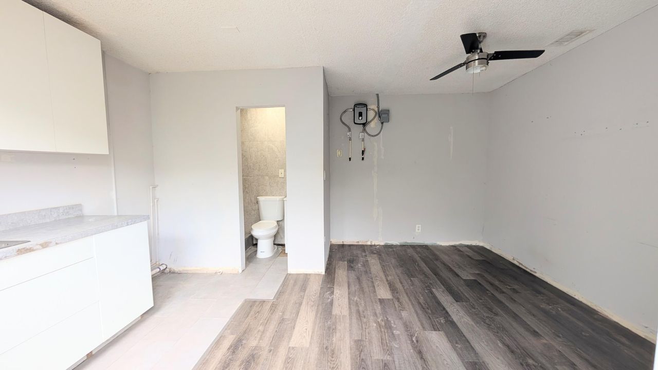Active With Contract: $360,000 (3 beds, 2 baths, 1370 Square Feet)