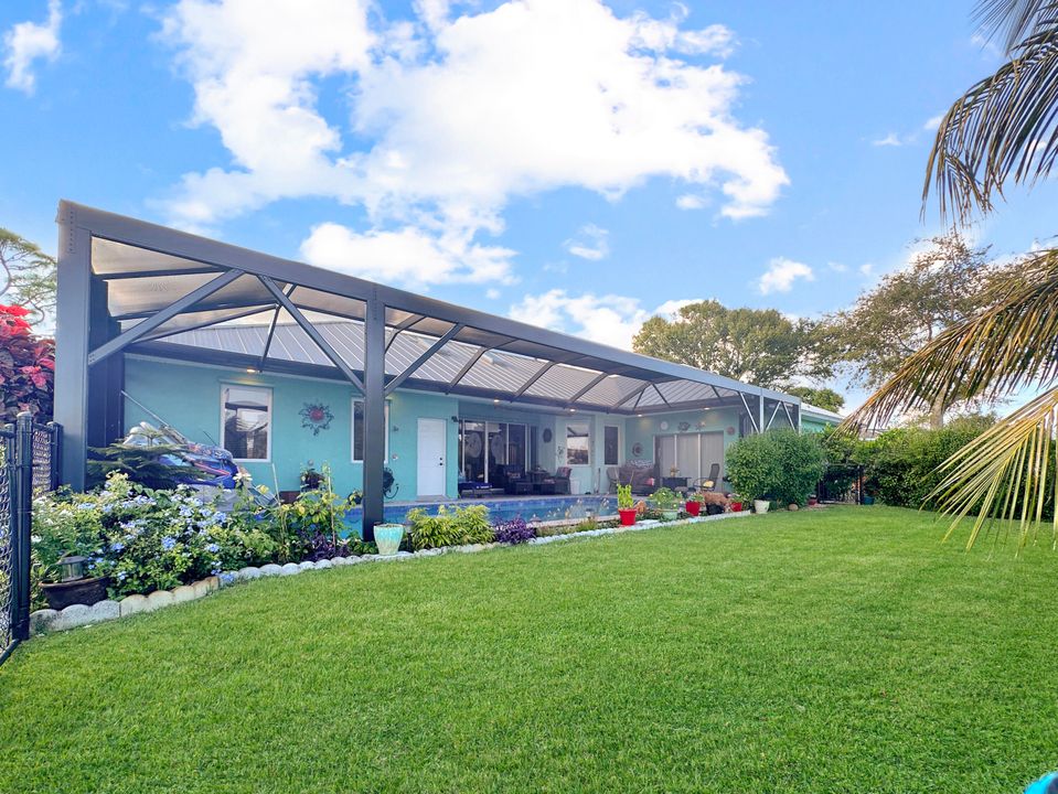 For Sale: $569,000 (3 beds, 2 baths, 2768 Square Feet)