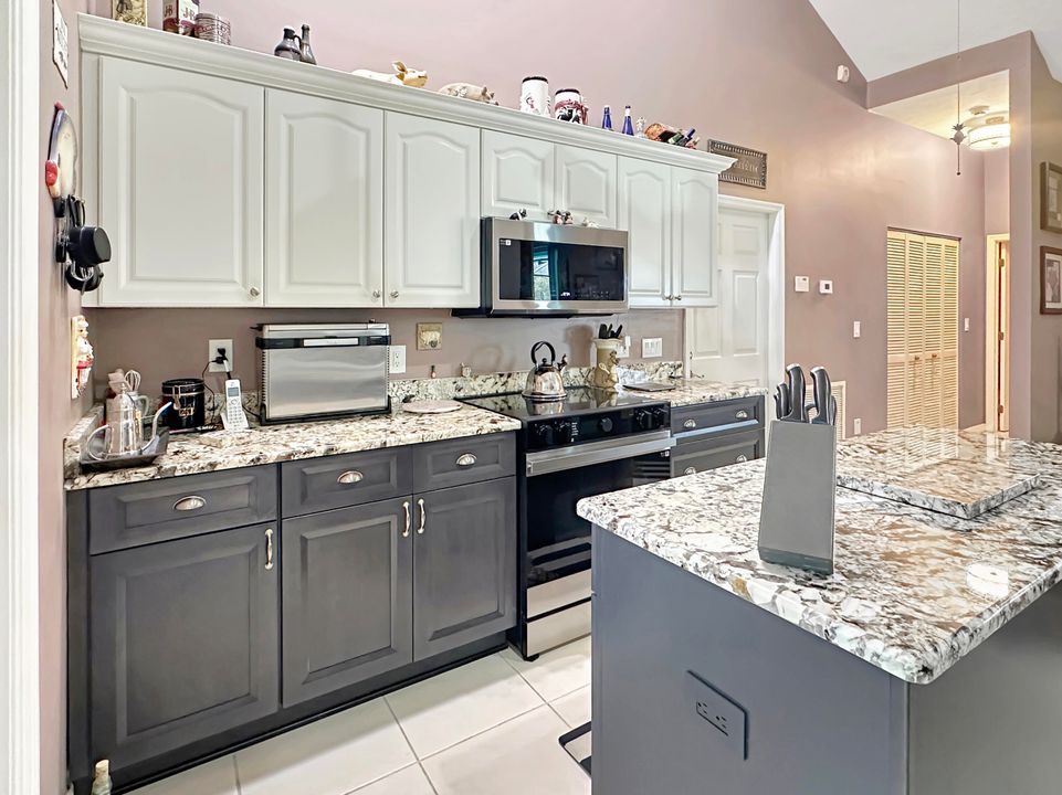 For Sale: $569,000 (3 beds, 2 baths, 2768 Square Feet)