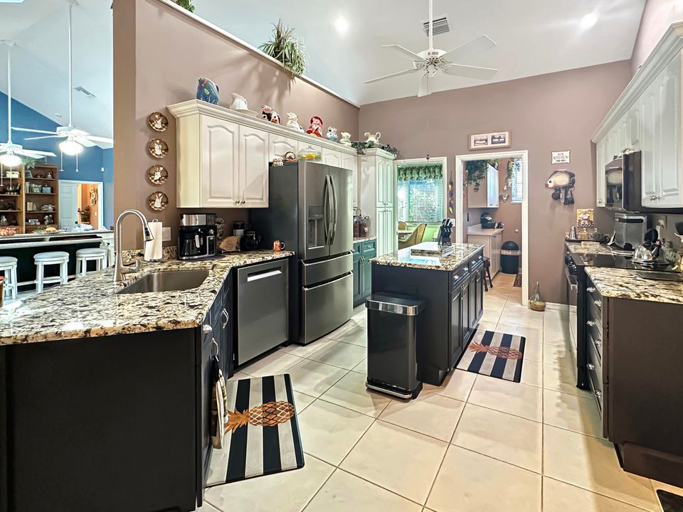 For Sale: $569,000 (3 beds, 2 baths, 2768 Square Feet)