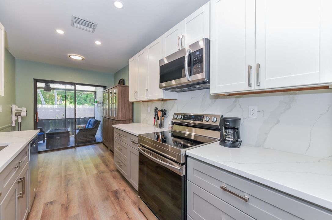 For Sale: $242,000 (2 beds, 2 baths, 1411 Square Feet)