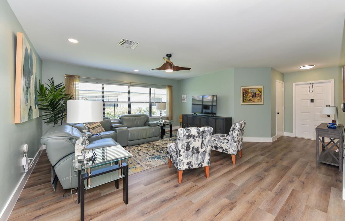For Sale: $242,000 (2 beds, 2 baths, 1411 Square Feet)