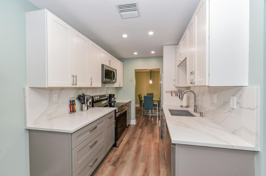 For Sale: $242,000 (2 beds, 2 baths, 1411 Square Feet)