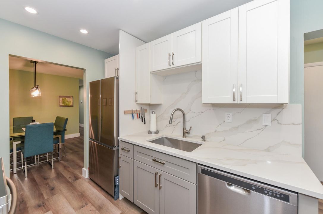 For Sale: $242,000 (2 beds, 2 baths, 1411 Square Feet)