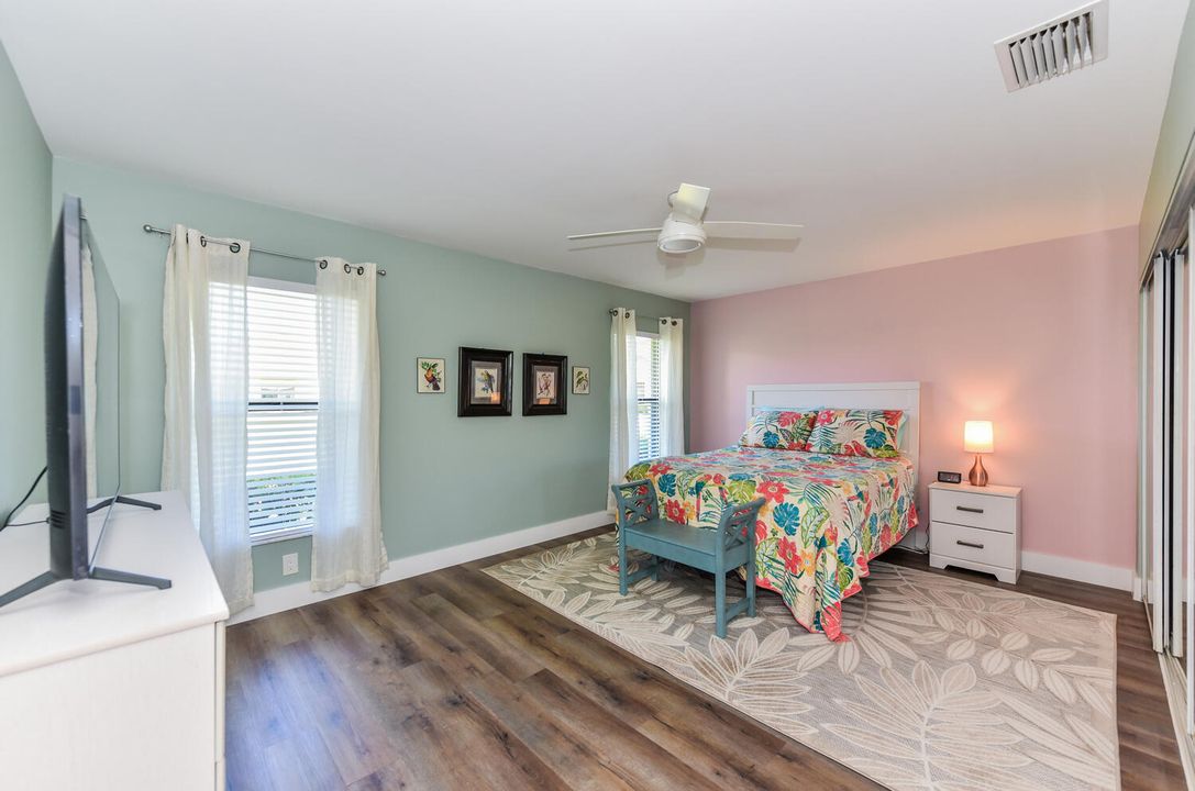 For Sale: $242,000 (2 beds, 2 baths, 1411 Square Feet)