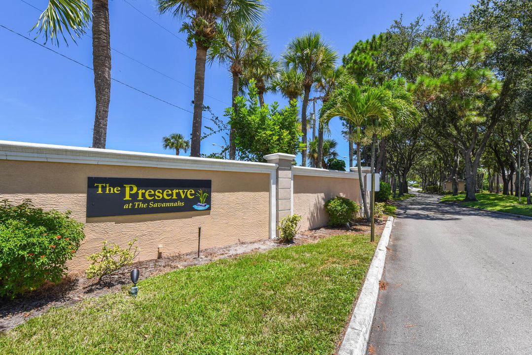 For Sale: $242,000 (2 beds, 2 baths, 1411 Square Feet)