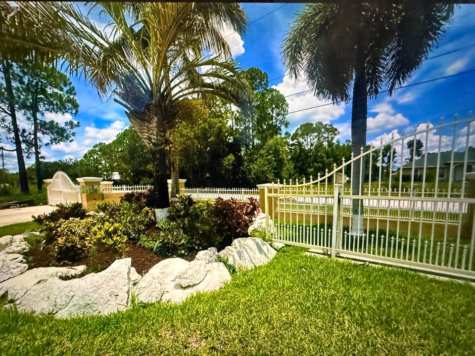 For Sale: $759,000 (4 beds, 3 baths, 2726 Square Feet)