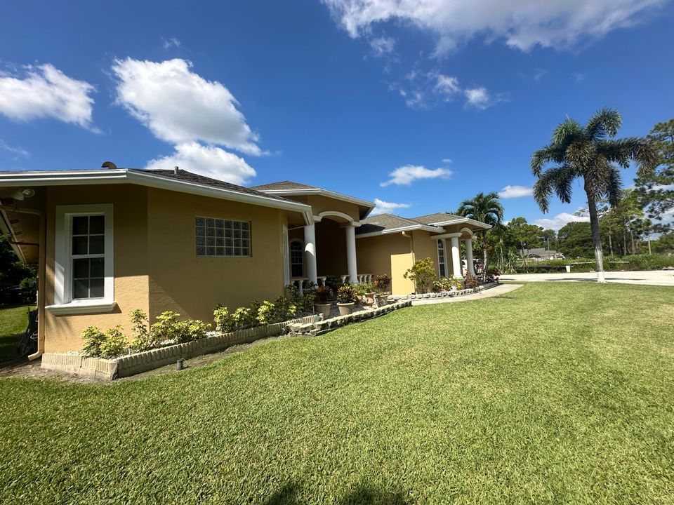 For Sale: $759,000 (4 beds, 3 baths, 2726 Square Feet)