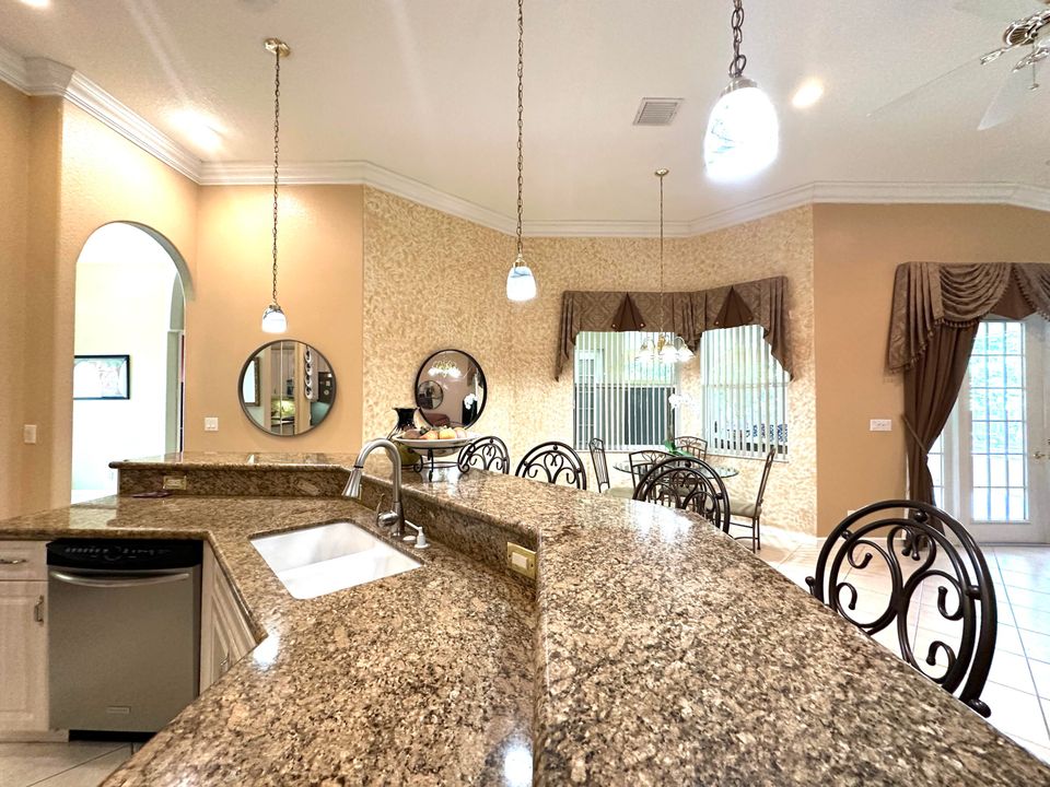 For Sale: $759,000 (4 beds, 3 baths, 2726 Square Feet)