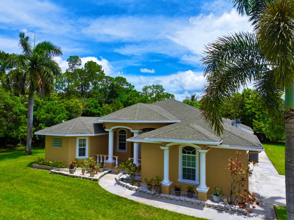 For Sale: $759,000 (4 beds, 3 baths, 2726 Square Feet)