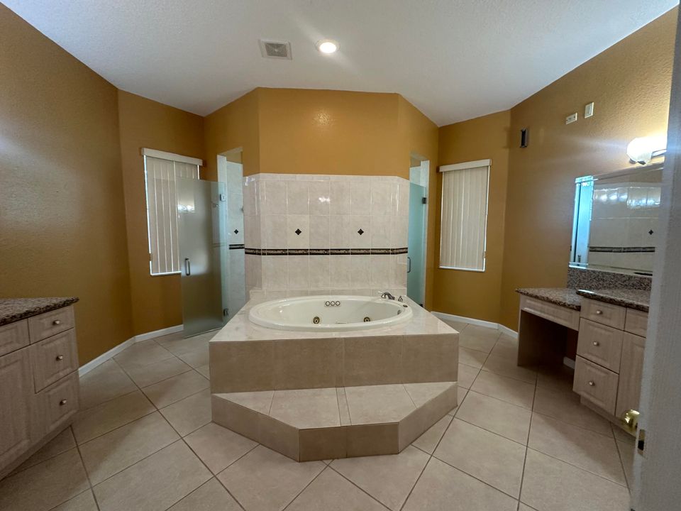 For Sale: $759,000 (4 beds, 3 baths, 2726 Square Feet)