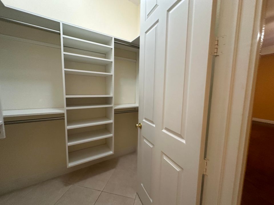 For Sale: $759,000 (4 beds, 3 baths, 2726 Square Feet)