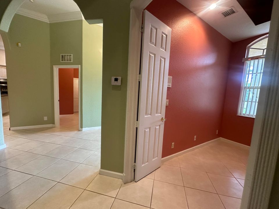 For Sale: $759,000 (4 beds, 3 baths, 2726 Square Feet)