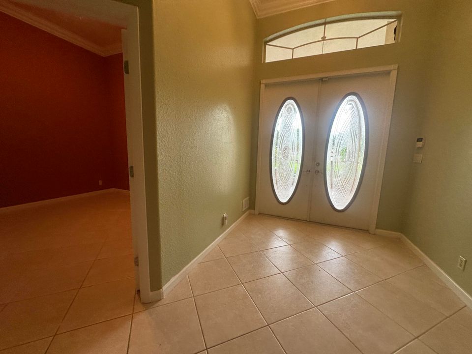 For Sale: $759,000 (4 beds, 3 baths, 2726 Square Feet)