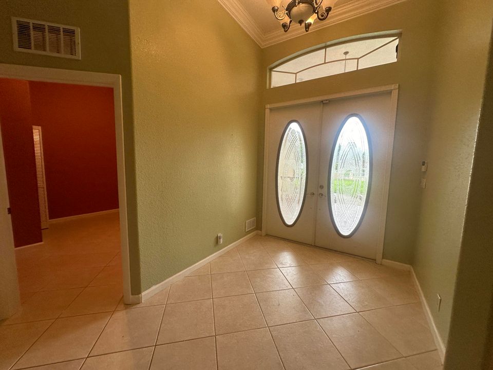 For Sale: $759,000 (4 beds, 3 baths, 2726 Square Feet)