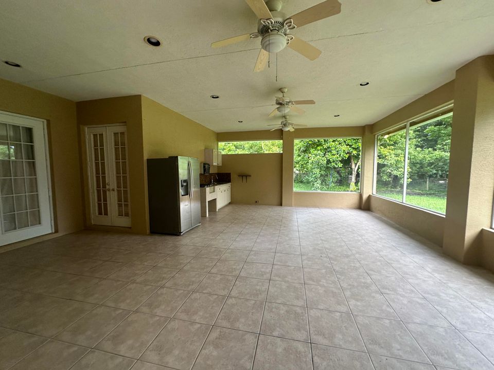 For Sale: $759,000 (4 beds, 3 baths, 2726 Square Feet)