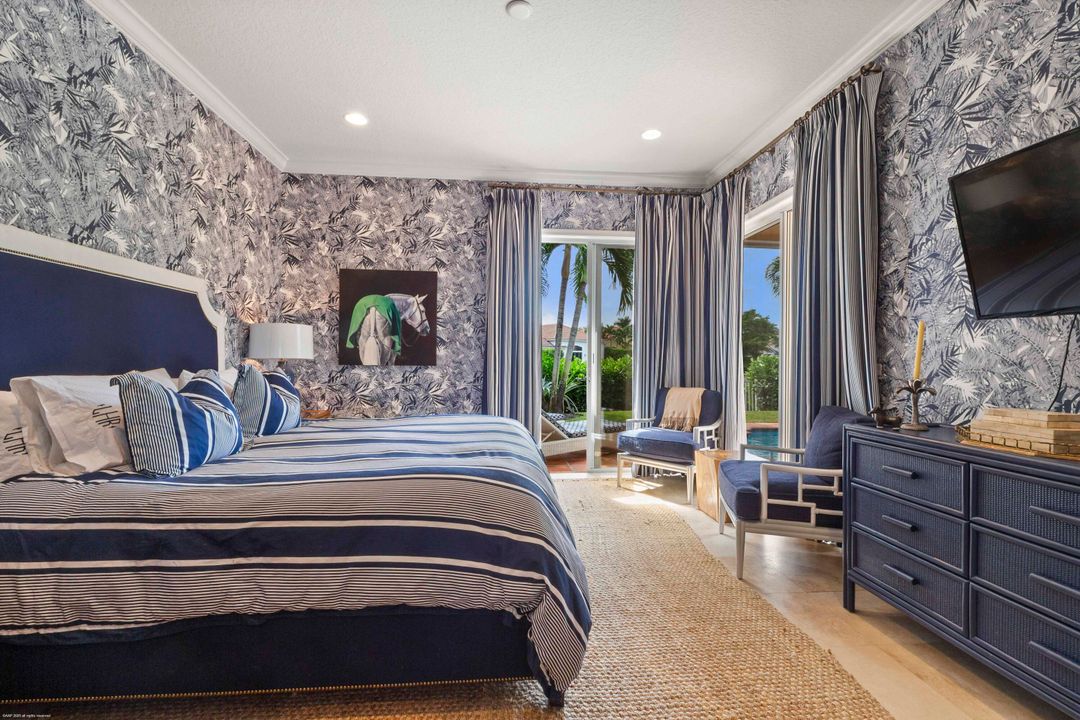 Под контрактом: $20,000 (3 спален, 3 ванн, 1974 Квадратных фут)