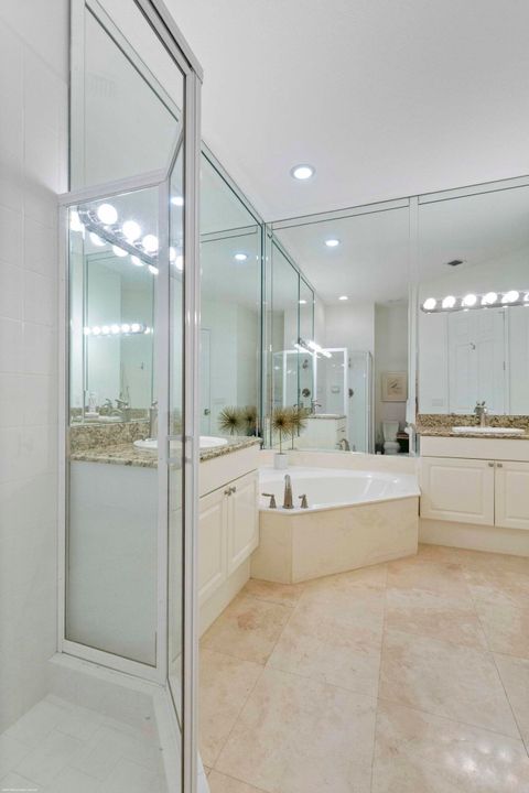 Под контрактом: $20,000 (3 спален, 3 ванн, 1974 Квадратных фут)