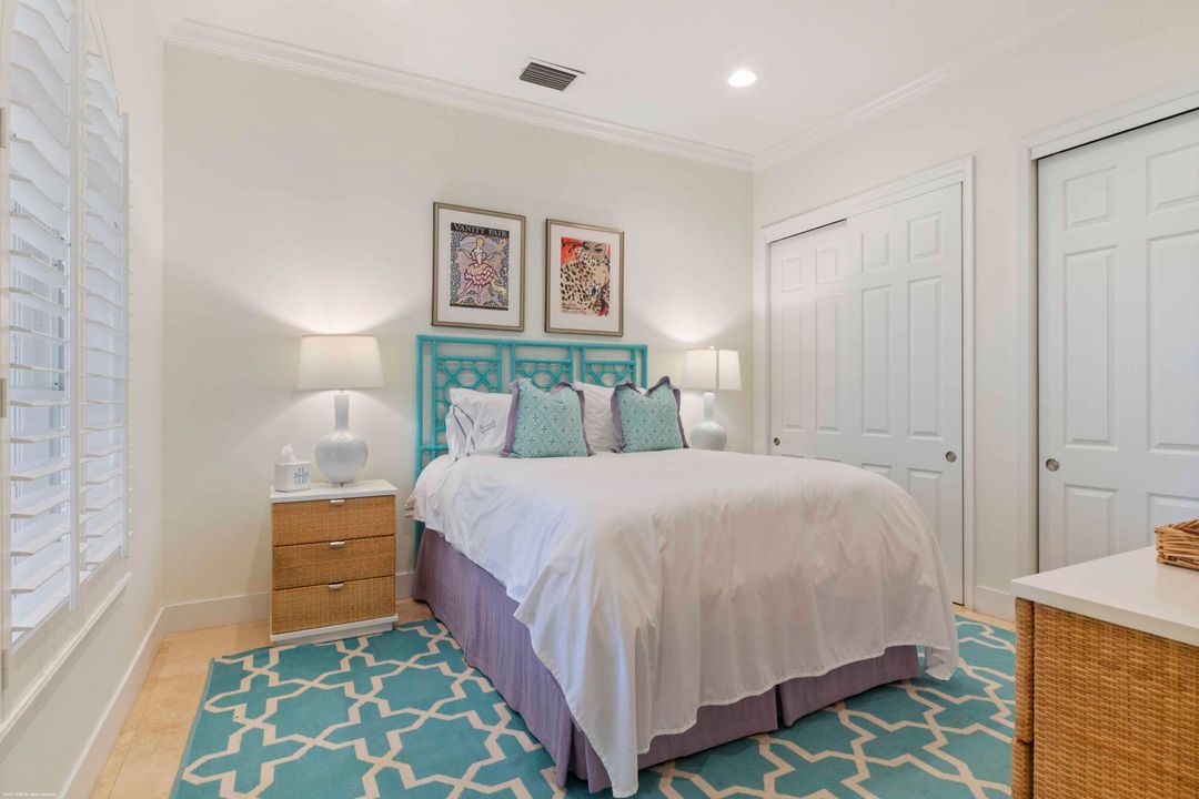 Под контрактом: $20,000 (3 спален, 3 ванн, 1974 Квадратных фут)