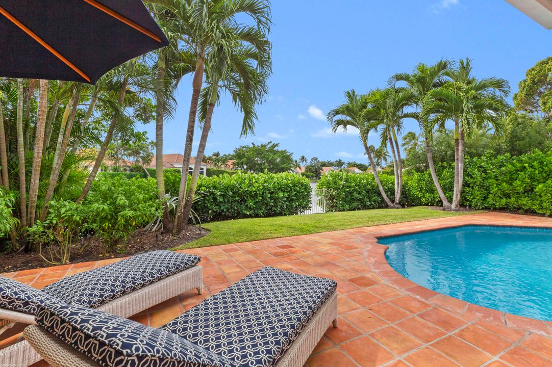 Под контрактом: $20,000 (3 спален, 3 ванн, 1974 Квадратных фут)