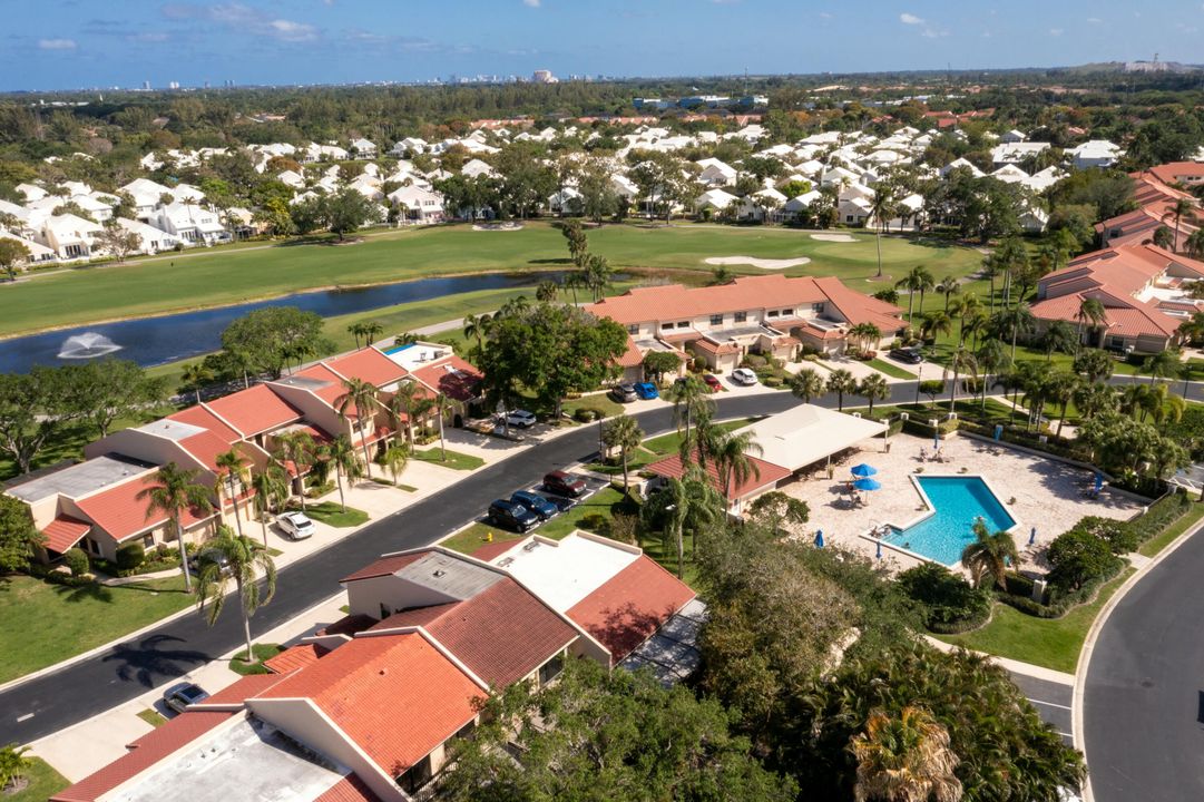 For Sale: $620,000 (2 beds, 2 baths, 1562 Square Feet)