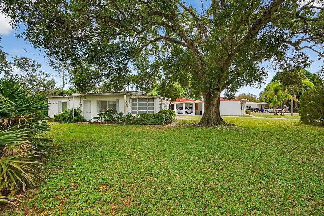 Activo con contrato: $160,000 (2 camas, 1 baños, 714 Pies cuadrados)