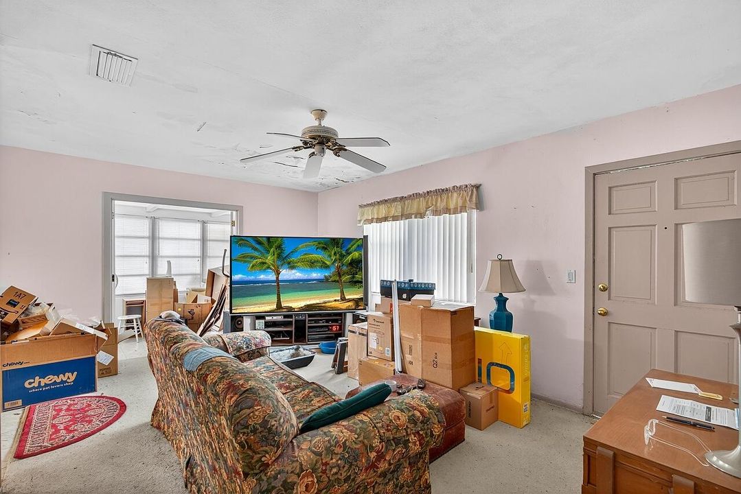 Activo con contrato: $160,000 (2 camas, 1 baños, 714 Pies cuadrados)