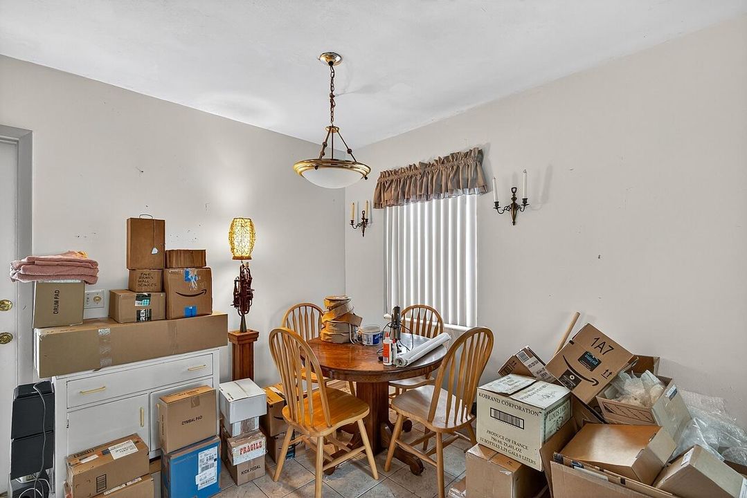 Activo con contrato: $160,000 (2 camas, 1 baños, 714 Pies cuadrados)