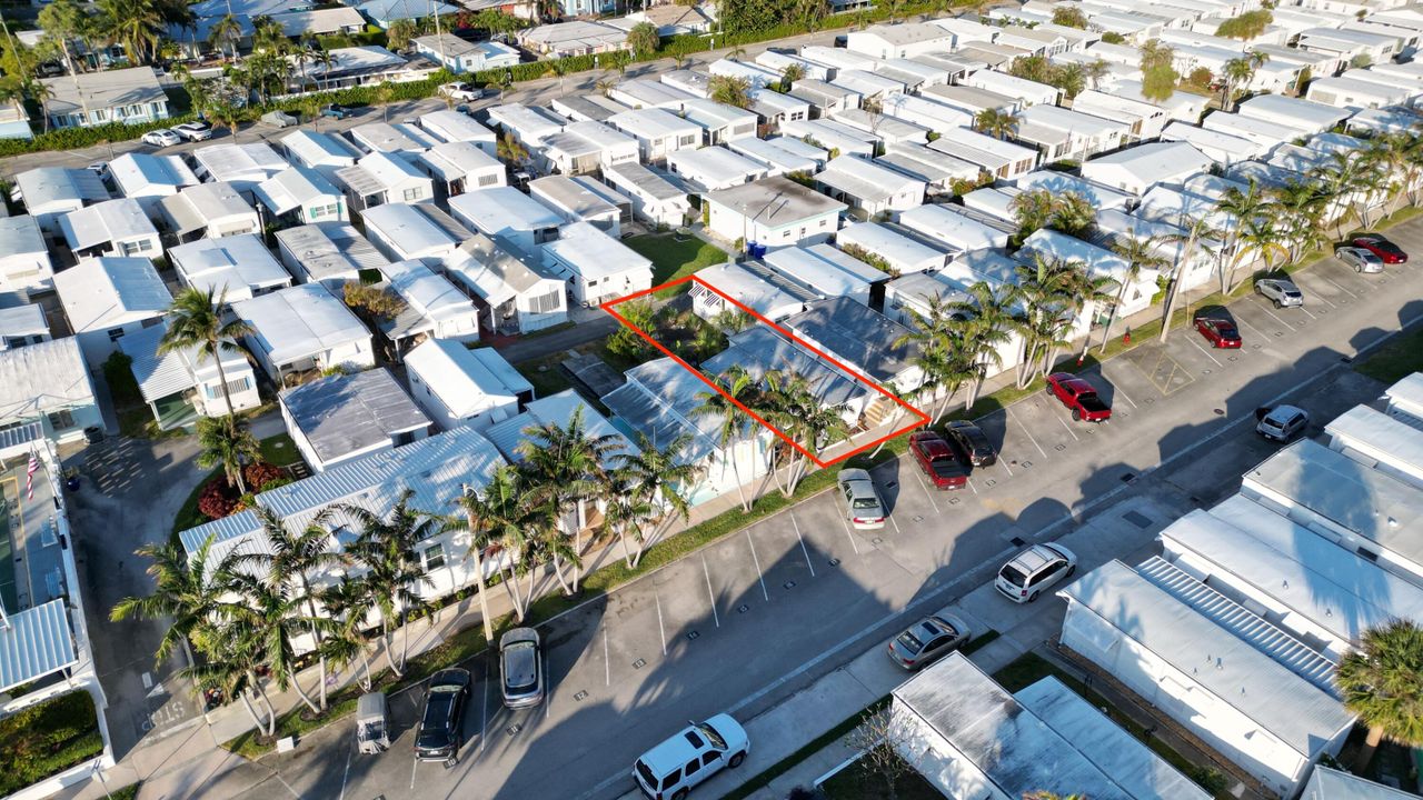 For Rent: $2,850 (1 beds, 1 baths, 396 Square Feet)