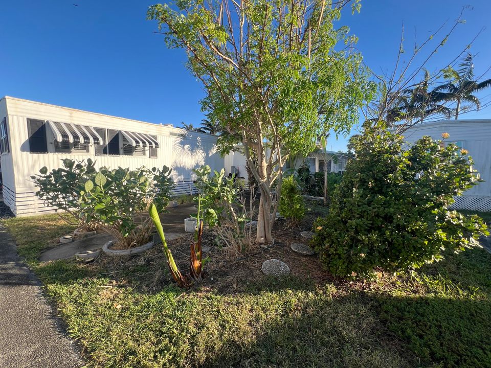 For Rent: $2,850 (1 beds, 1 baths, 396 Square Feet)