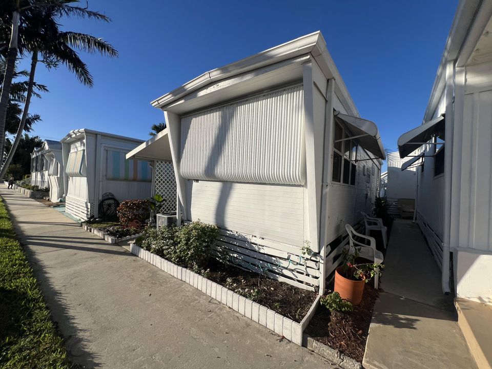 For Rent: $2,850 (1 beds, 1 baths, 396 Square Feet)