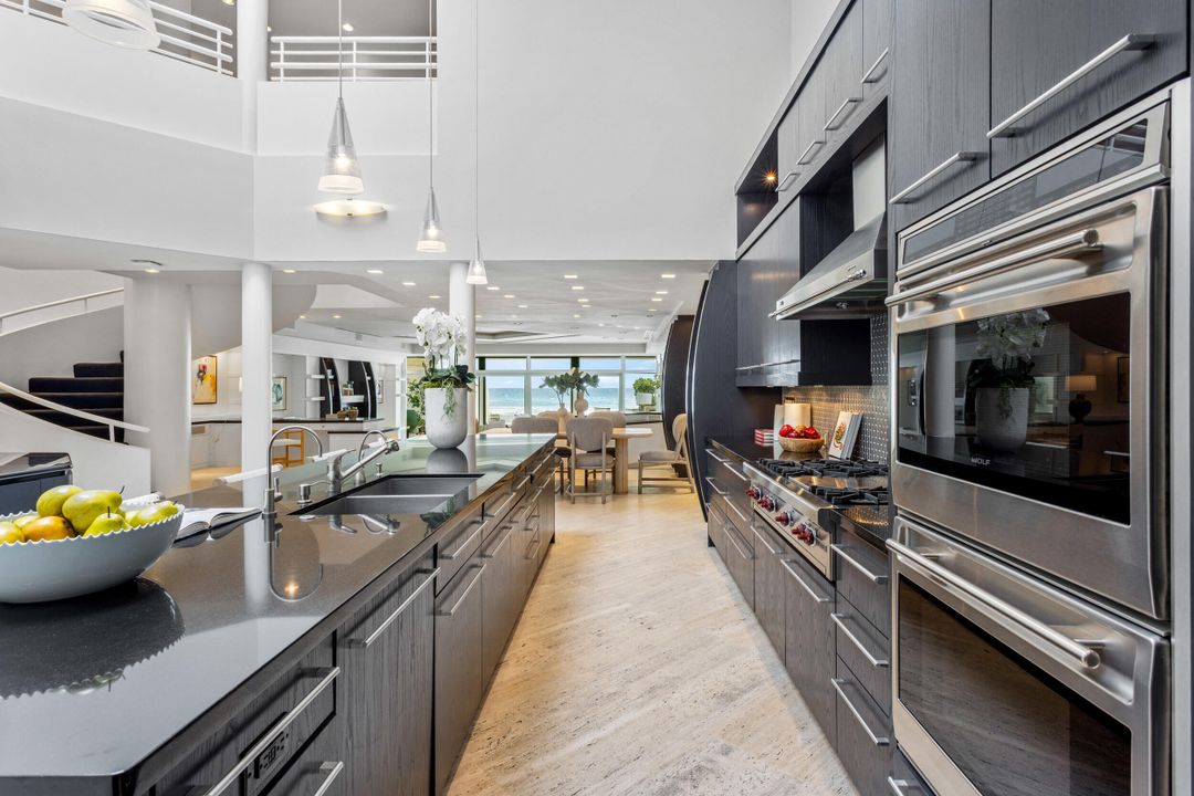 待售: $24,950,000 (5 贝兹, 5 浴室, 4455 平方英尺)