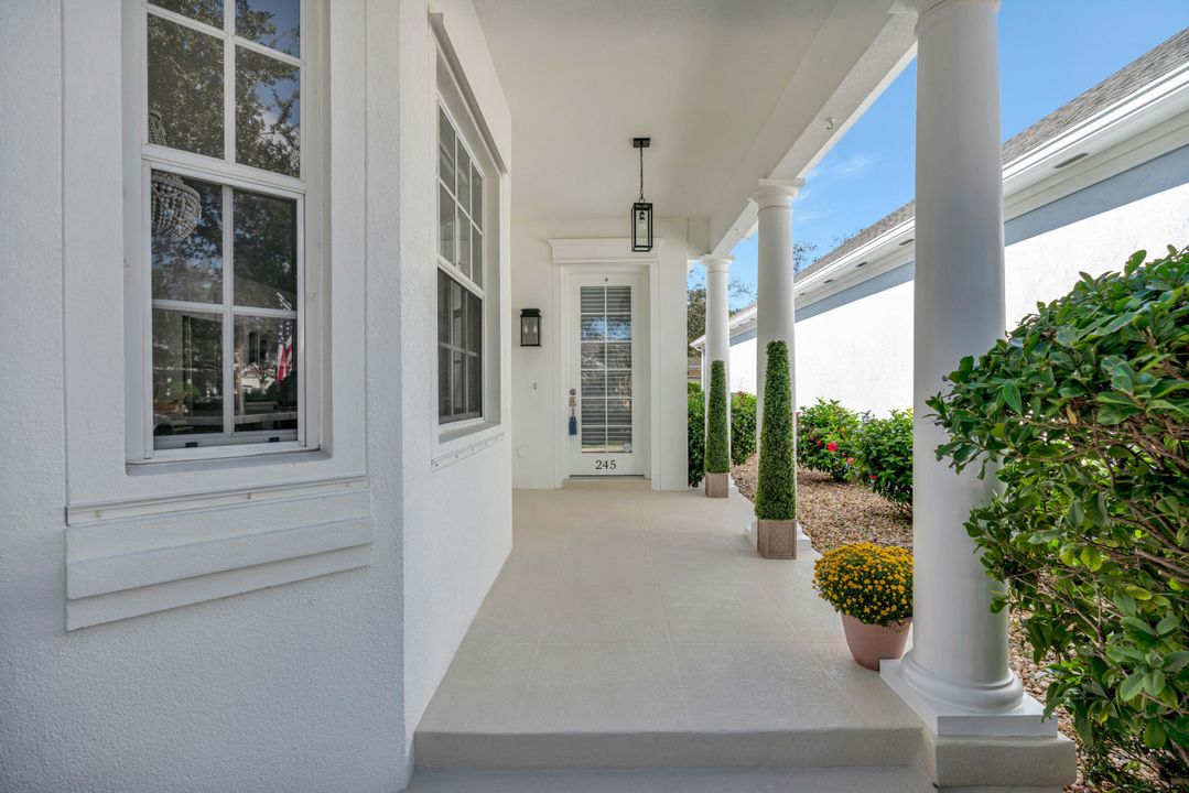 Под контрактом: $915,000 (3 спален, 2 ванн, 1741 Квадратных фут)