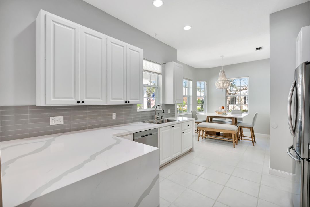 Под контрактом: $915,000 (3 спален, 2 ванн, 1741 Квадратных фут)