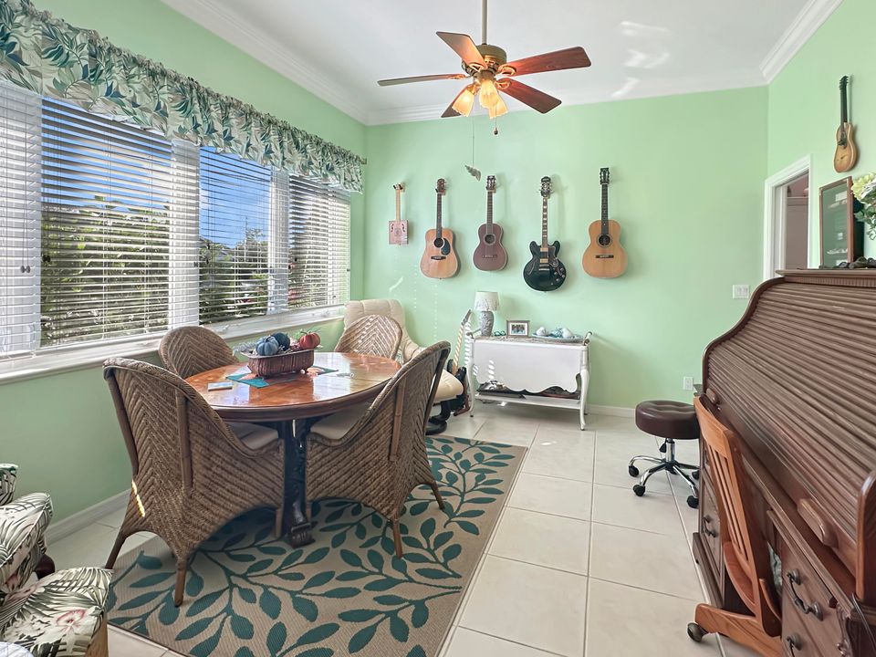 For Sale: $569,000 (3 beds, 2 baths, 2768 Square Feet)