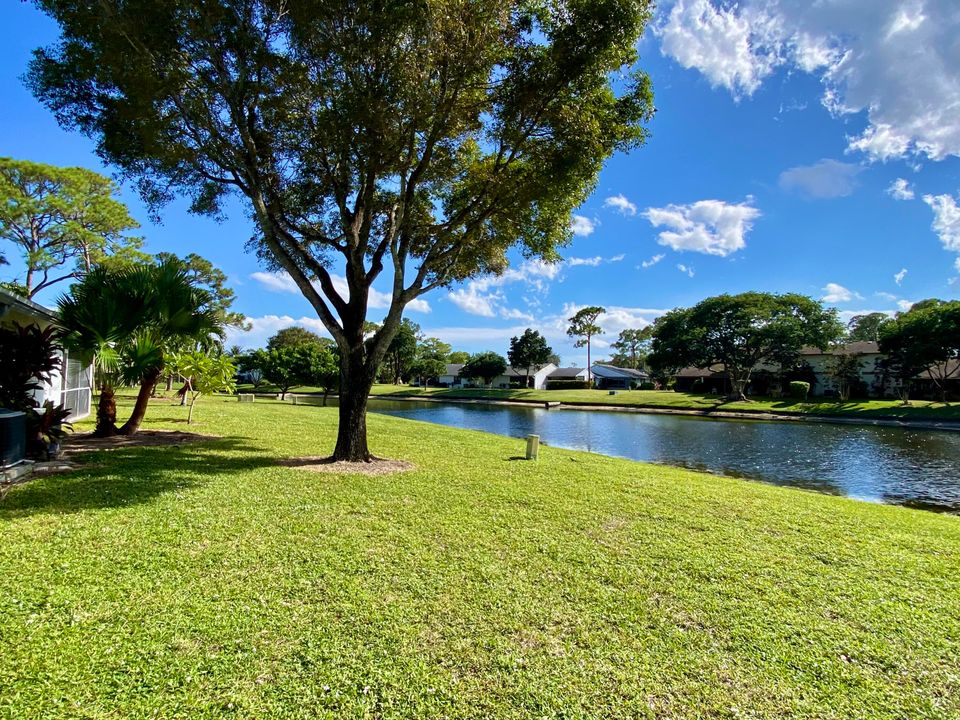 Под контрактом: $115,000 (1 спален, 1 ванн, 854 Квадратных фут)