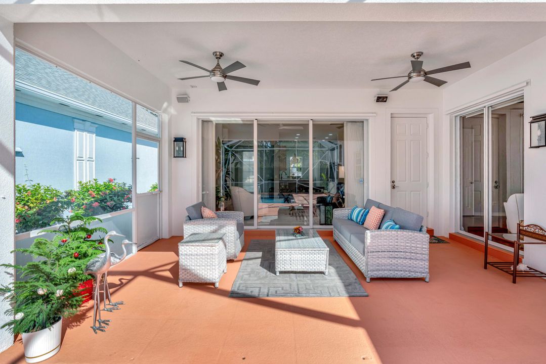 Под контрактом: $915,000 (3 спален, 2 ванн, 1741 Квадратных фут)