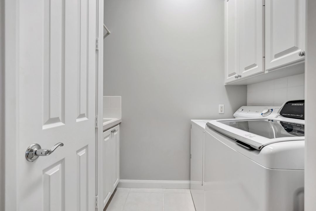 Под контрактом: $915,000 (3 спален, 2 ванн, 1741 Квадратных фут)