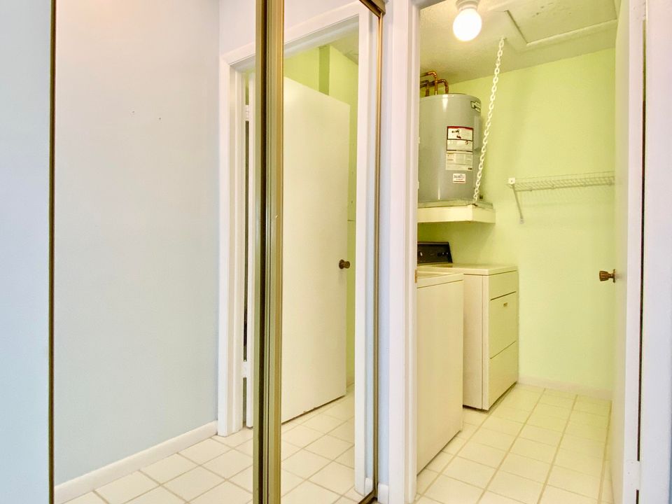 Под контрактом: $115,000 (1 спален, 1 ванн, 854 Квадратных фут)