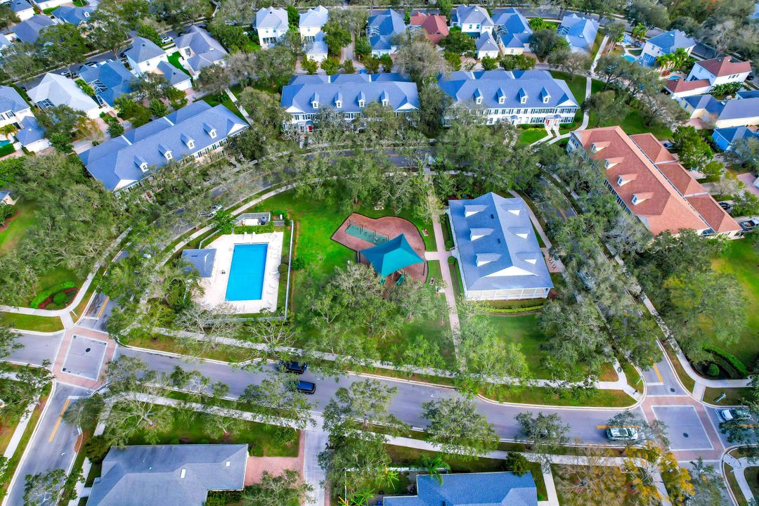 Под контрактом: $915,000 (3 спален, 2 ванн, 1741 Квадратных фут)