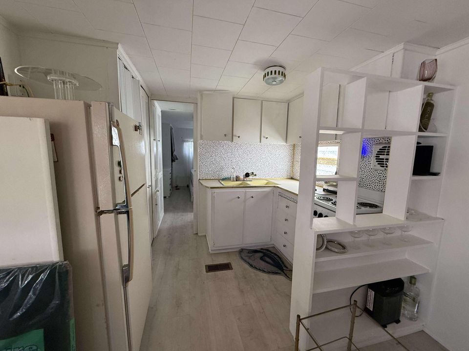 For Rent: $2,850 (1 beds, 1 baths, 396 Square Feet)