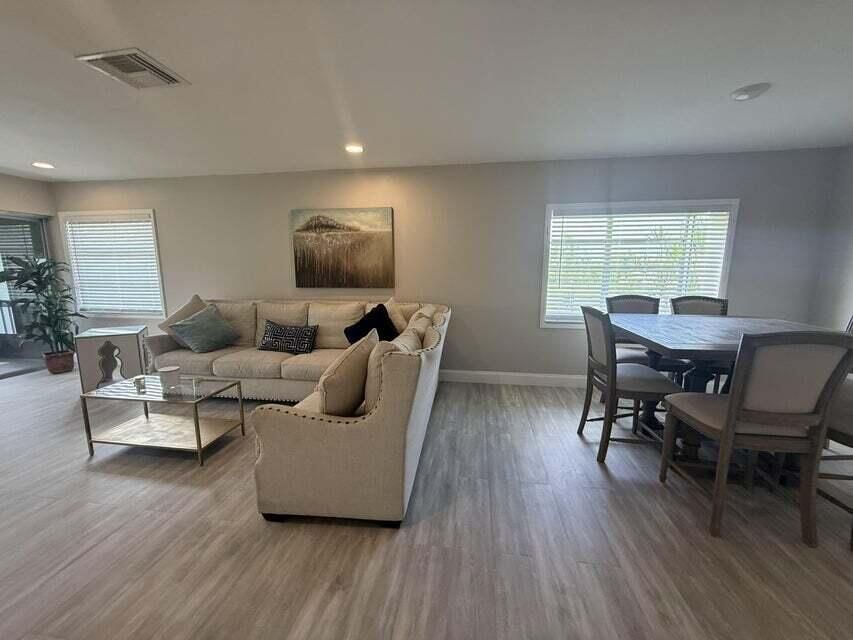 En Venta: $310,000 (2 camas, 2 baños, 1205 Pies cuadrados)