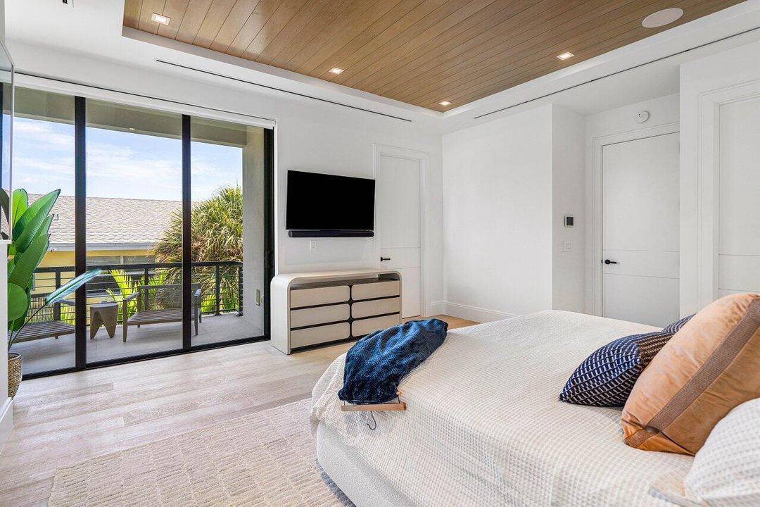 For Rent: $25,000 (4 beds, 3 baths, 3001 Square Feet)