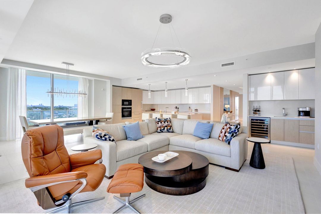 En Venta: $3,290,000 (2 camas, 2 baños, 2302 Pies cuadrados)